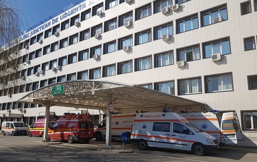 Nemulțumiri persistente la Spitalul Clinic Județean de Urgență Arad, reiese dintr-un chestionar recent Aproximativ 20% dintre pacienții care au completat un chestionar de feedback la Spitalul Clinic Județean de Urgență Arad (SCJU) s-au declarat nemulțumiți de serviciile medicale, de implicarea personalului sau de curățenia din unitate