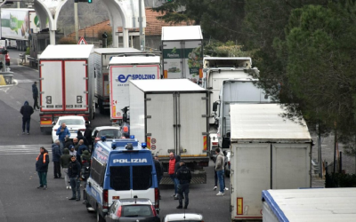 Șofer de TIR, ucis în Italia, în timpul protestelor anti-carburanți