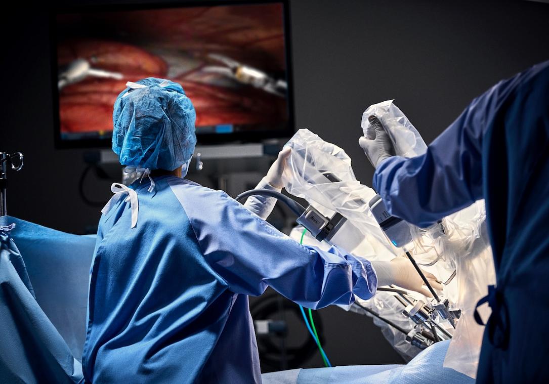 Sofmedica duce chirurgia robotică în slovenia