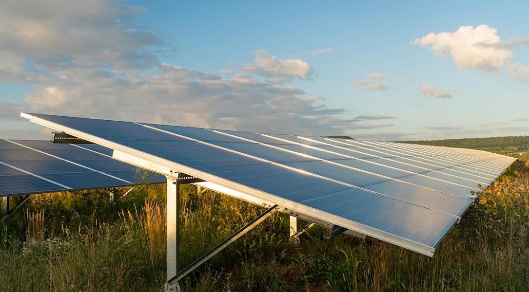 solar_photovoltaic_pv_park_-_photo_peter_adams_dreamstime.com_.jpg - NewsFactor