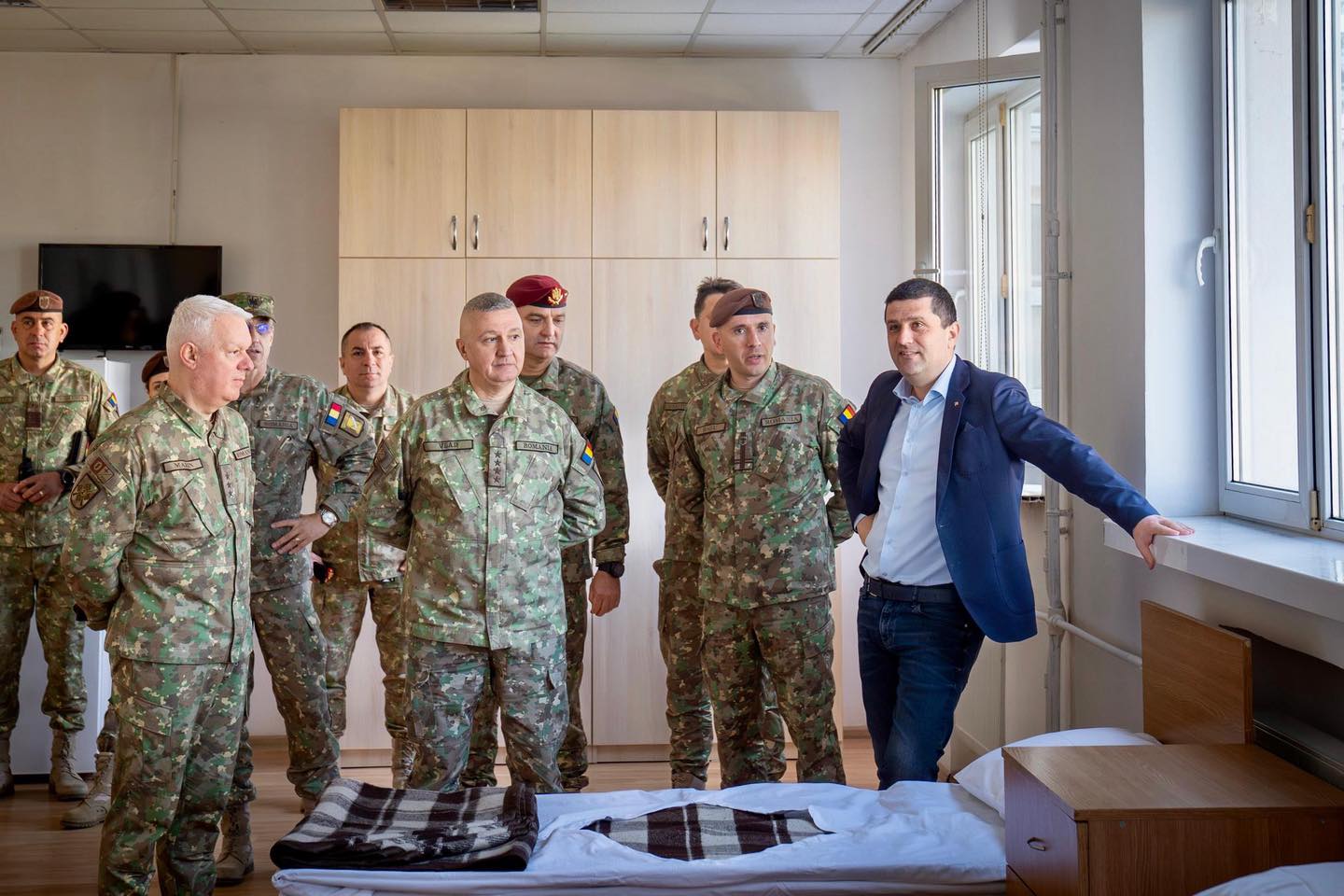 Ministrul Apărării Naționale, RADU MIRUȚĂ, a vizitat Batalionul 265 Poliție Militară Ministrul Apărării Naționale, RADU MIRUȚĂ, a efectuat o vizită marți la Batalionul 265 Poliție Militară