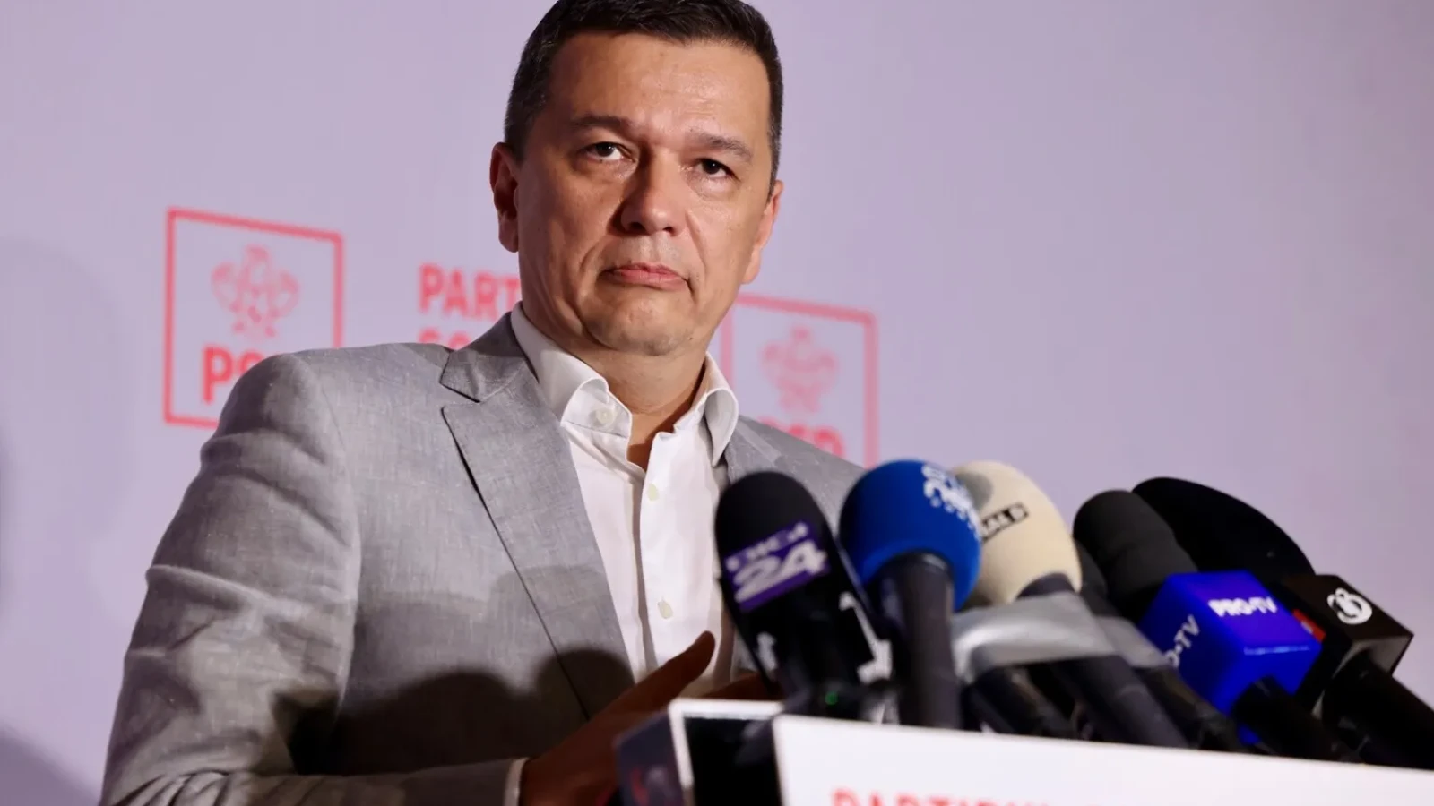 Băsescu, dezamăgit de Grindeanu: „PSD a creat criza, acum să o repare”