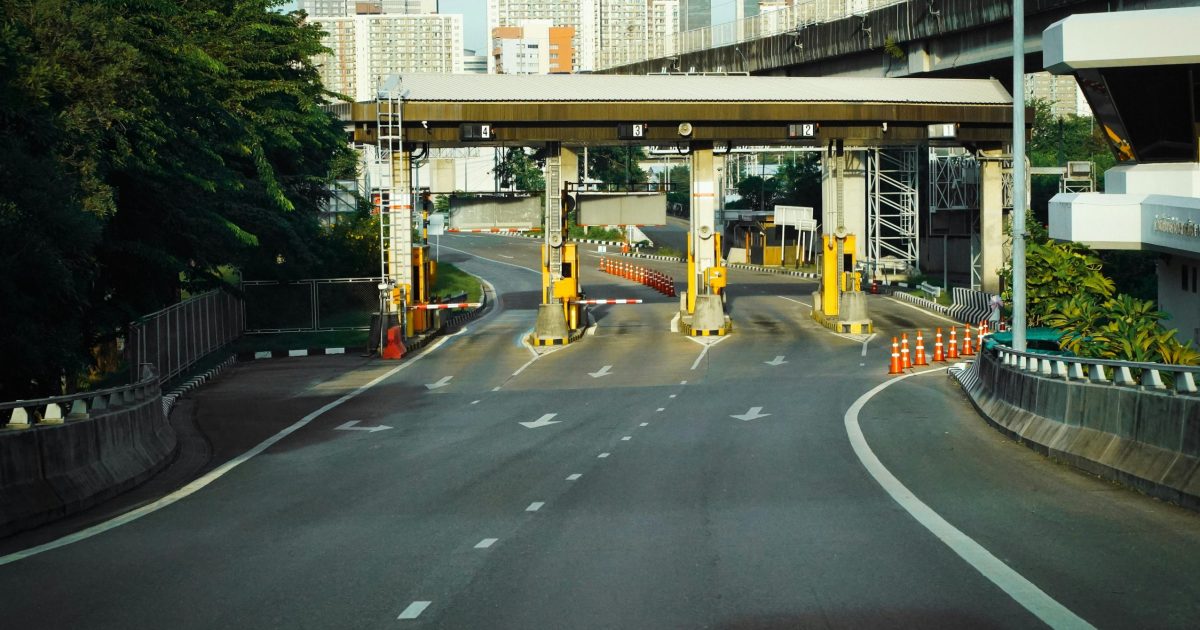 Falsă taxare pe autostradă: Mii de șoferi, păcăliți de țepari