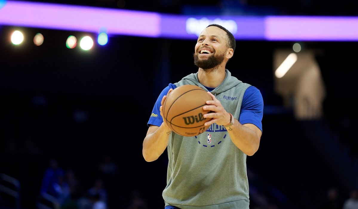 Știrea momentului: Stephen Curry revine pe teren pentru Golden State Warriors Starul echipei Golden State Warriors, Stephen Curry, va reveni pe teren duminică seară, împotriva echipei Houston Rockets