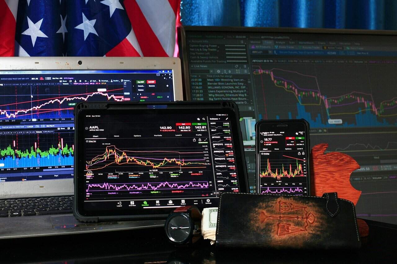 Prețurile petrolului s-au prăbușit miercuri pe piețele internaționale, în urma anunțului președintelui american Donald Trump privind un armistițiu de două săptămâni cu Iranul