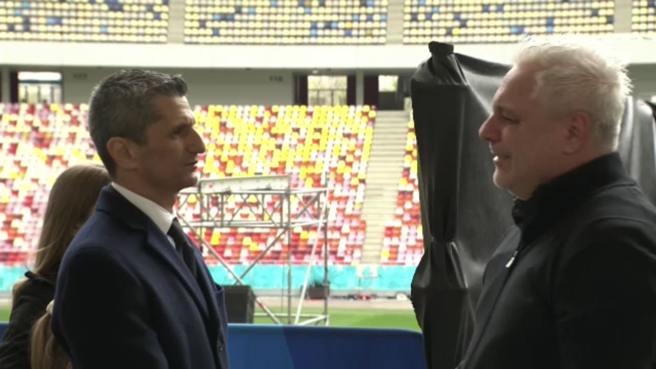 La Arena Națională, MARIUS Șumudică, vizibil afectat de decesul legendarului antrenor MIRCEA Lucescu, a adus un omagiu emoționant
