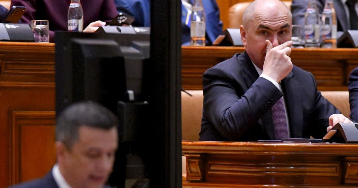 Planuri FĂRĂ precedent: Ce vor PSD, UDMR și USR după votul anti-Bolojan