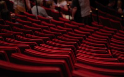 Teatrul din Cluj, atac la jocurile de noroc: Criza financiară, reflectată pe scenă