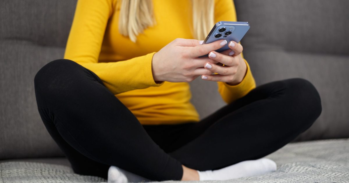 Ce NU trebuie să salvezi pe telefon. Greșeala uriașă pe care o fac mulți