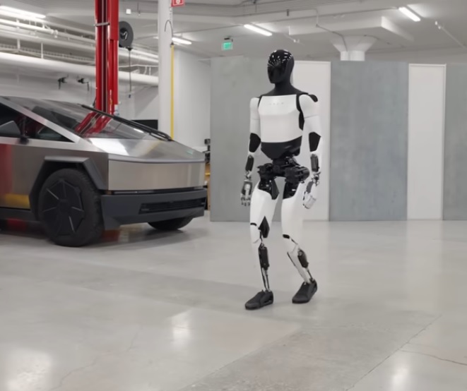 Tesla: Fabrica din Shanghai devine centru pentru roboții umanoizi