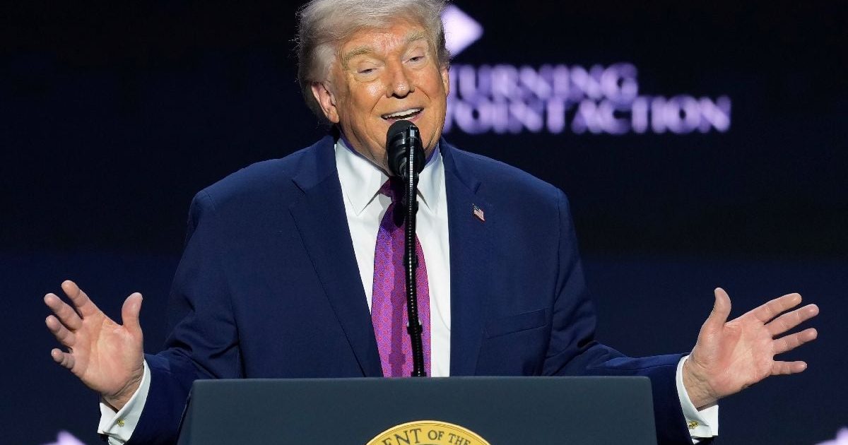 Trump: Dezvăluiri ULUITOARE despre OZN-uri. Ce pregătește ex-președintele SUA