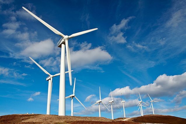 Bursă: OMV Petrom dă startul la 3 parcuri eoliene de 300 MW