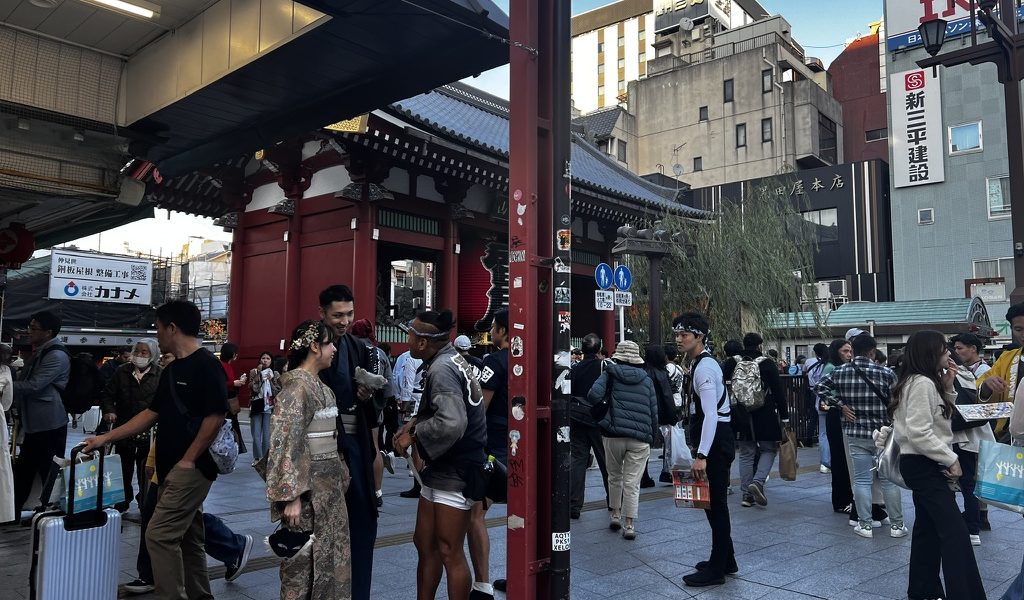 turism-japonia-turisti-in-Tokyo-japonia-turism-.jpeg - NewsFactor