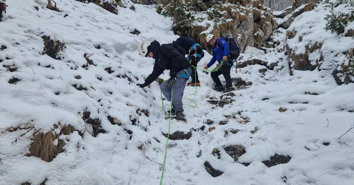 Turiști salvați din Piatra Craiului: Jandarmii Montani, eroii zilei