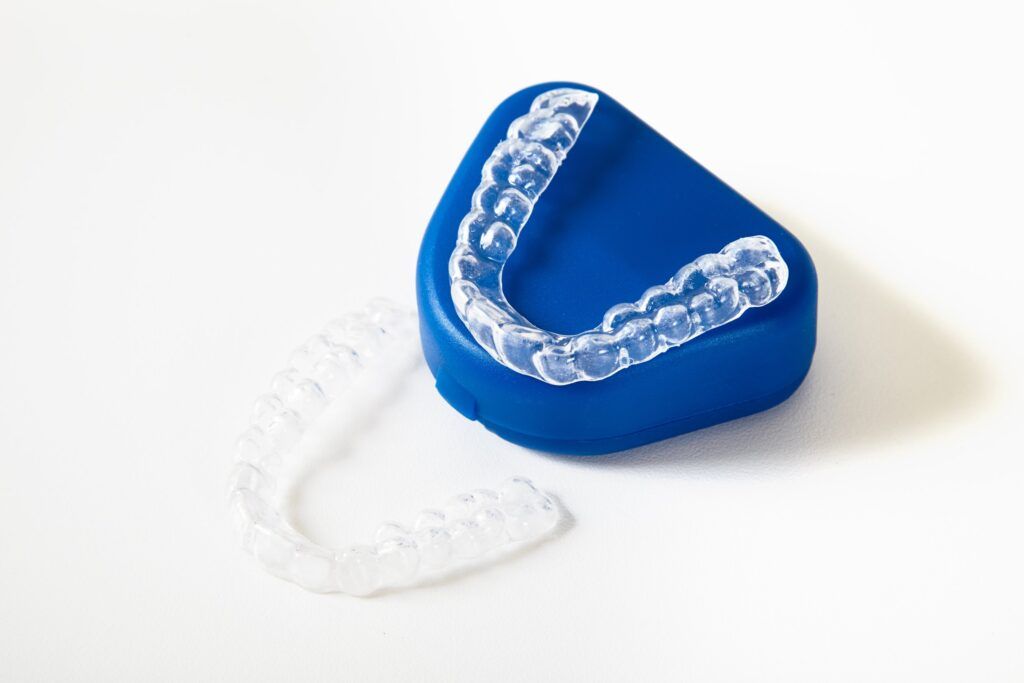 Gutiera pentru bruxism: un aliat în lupta împotriva scrâșnirii dinților Problema bruxismului, cunoscută și sub numele de scrâșnire sau încleștare a dinților, afectează un număr semnificativ de persoane