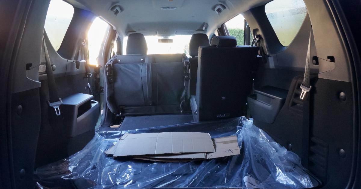 Coșmar în Franța: Un copil, captiv într-o dubă din 2024, fără duș de doi ani