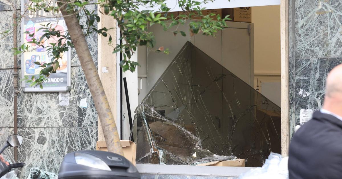 Jaf ca-n filme la Napoli: Imaginile dezastrului lăsat de hoți