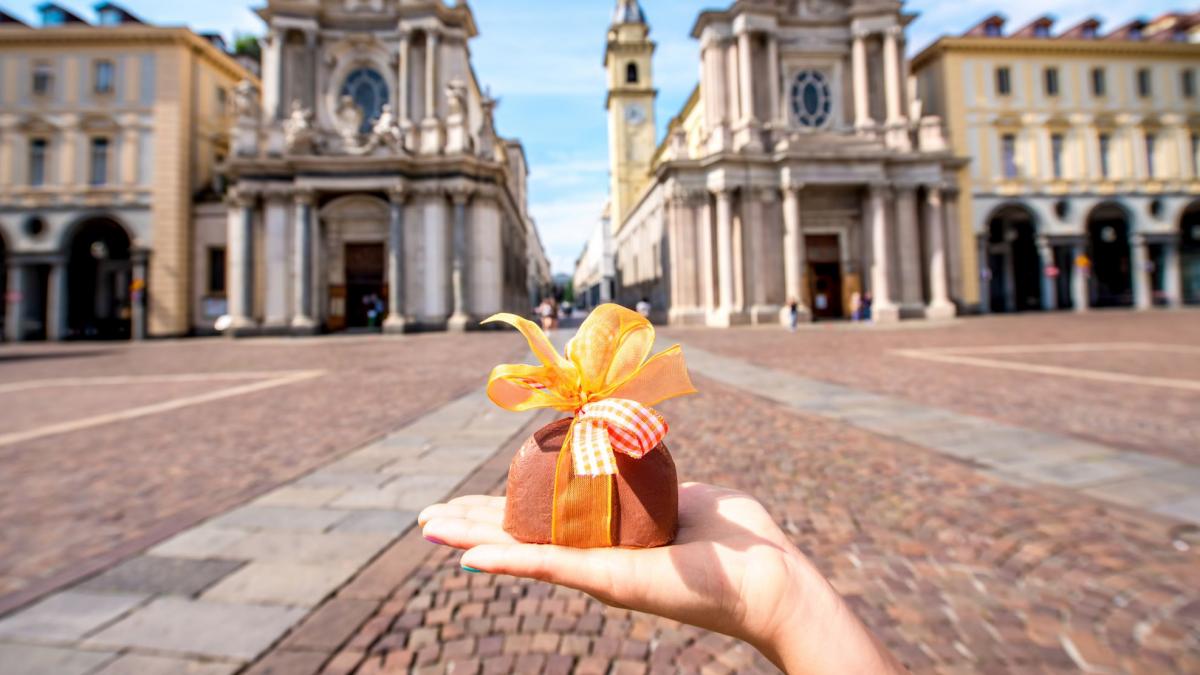 Un oraș italian, capitala mondială a ciocolatei Ai crede că Bruxelles sau poate un oraș elvețian ar deține titlul de „capitala ciocolatei” în Europa