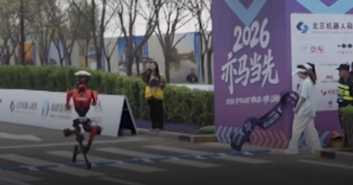 Robot umanoid, victorie istorică la Beijing: L-a întrecut pe JACOB Kiplimo!