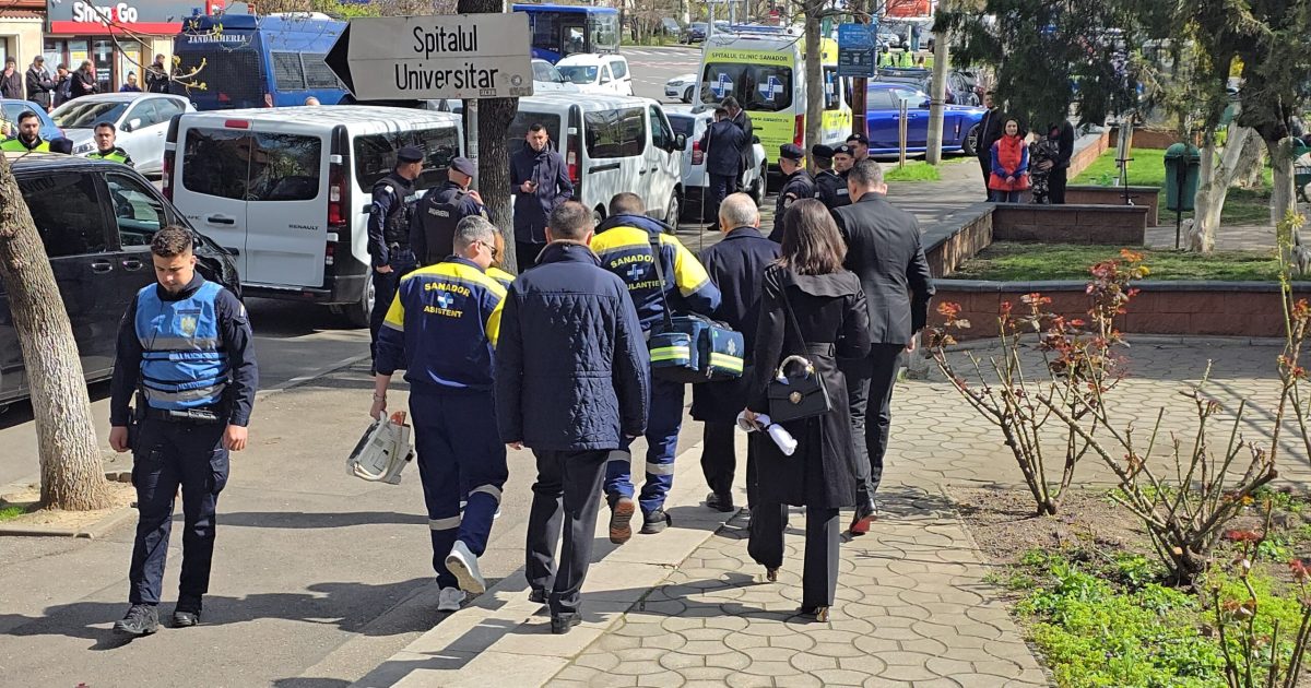 Vineri, 10 aprilie, în timpul slujbei de înmormântare a lui Mircea Lucescu la Biserica Sfântul Elefterie din București, o persoană a avut nevoie de asistență medicală