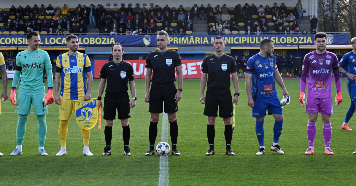 Gest INEDIT în Superliga: Ce au făcut căpitanii, înainte de fluierul startului