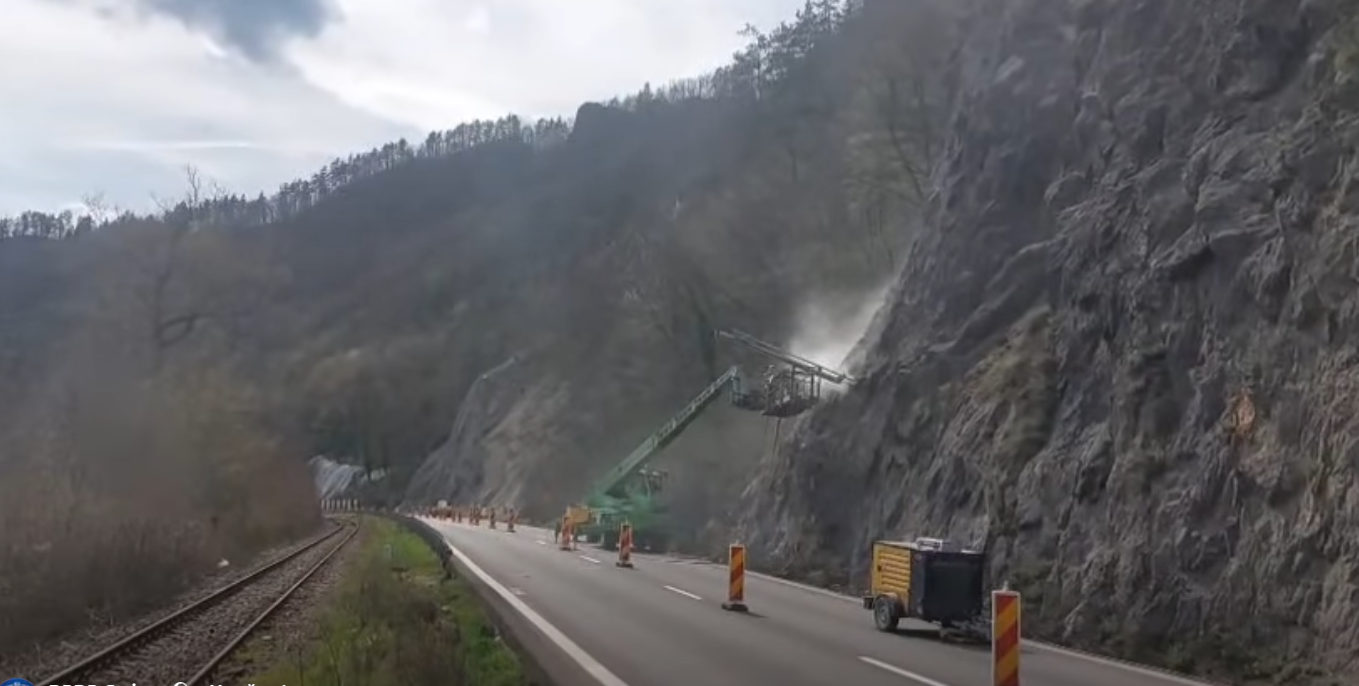 Valea Oltului: Lucrările pe DN7 se opresc temporar pentru Sărbători Circulația pe Drumul Național 7, Valea Oltului, va fi fluidizată în perioada sărbătorilor pascale