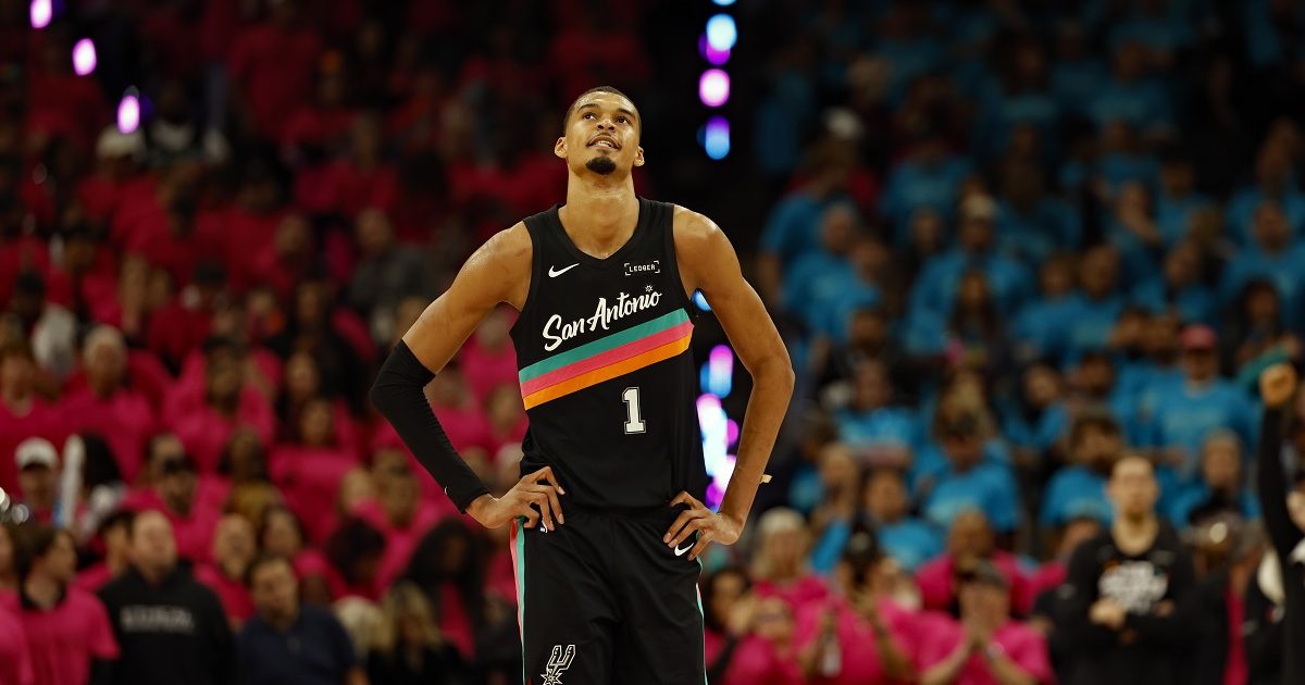 Wembanyama, apărătorul anului în NBA: Francezul cucerește trofeul!