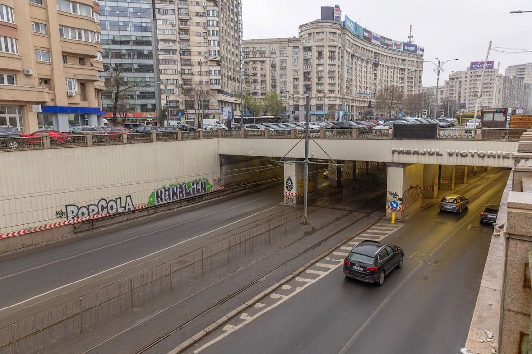 București – Pasajul de la Piața Victoriei, unul dintre cele mai aglomerate puncte de trafic din Capitală, va intra într-un amplu proces de consolidare și modernizare, a anunțat Primăria Municipiului București