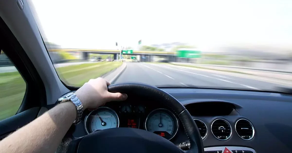 Cât consumă mașina ta? Află viteza optimă și economisește 10 lei/100 km