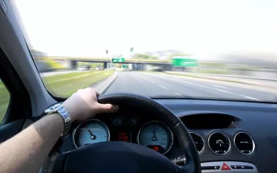 Cât consumă mașina ta? Află viteza optimă și economisește 10 lei/100 km