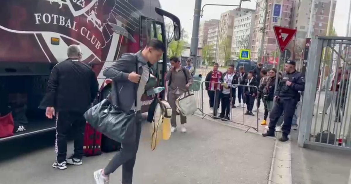 Rapid și FC Argeș, la Giulești: Echipele de start, în teren