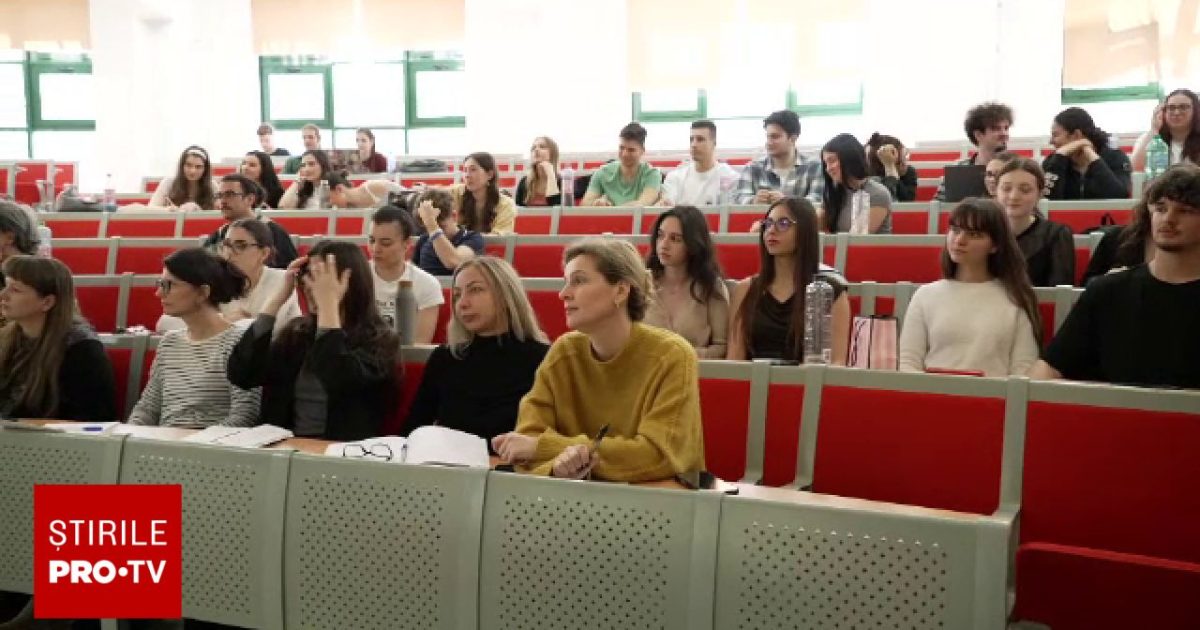 Mii de români de peste 40 de ani, la facultate: București, un magnet al pasiunii