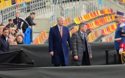 E Așa Fermecătoare, Spirit Liber: Un Portret Incitant