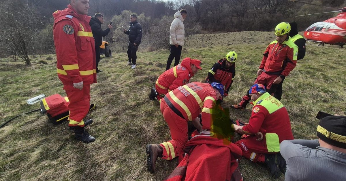 Accident grav cu ATV la Petrila: Victima, transportată de SMURD