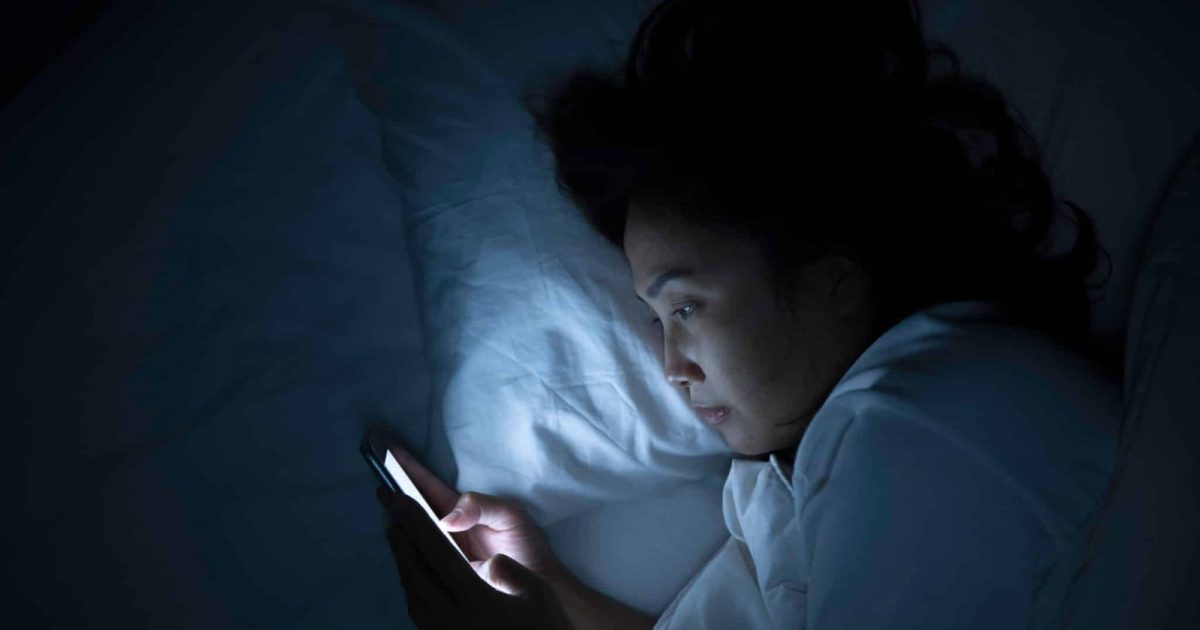 Obiceiul de noapte periculos care-i afectează pe mulți români