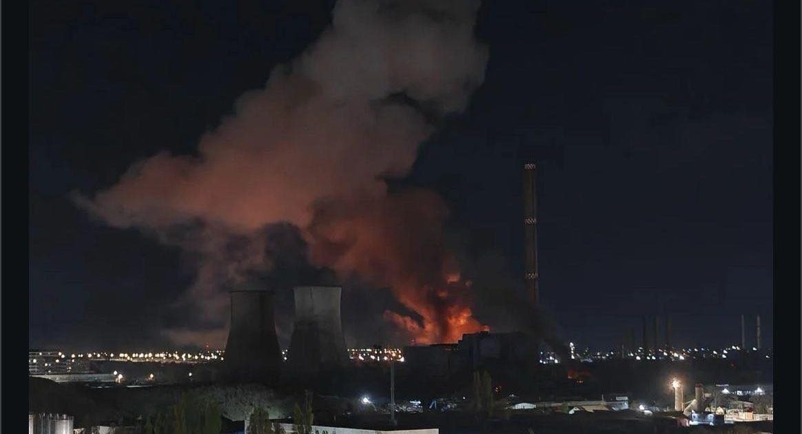 Ulei în flăcări: 30 de tone ard, RO-Alert absent!