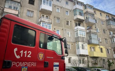 Incendiu devastator la Sibiu: Un bărbat a murit, 21 de persoane evacuate