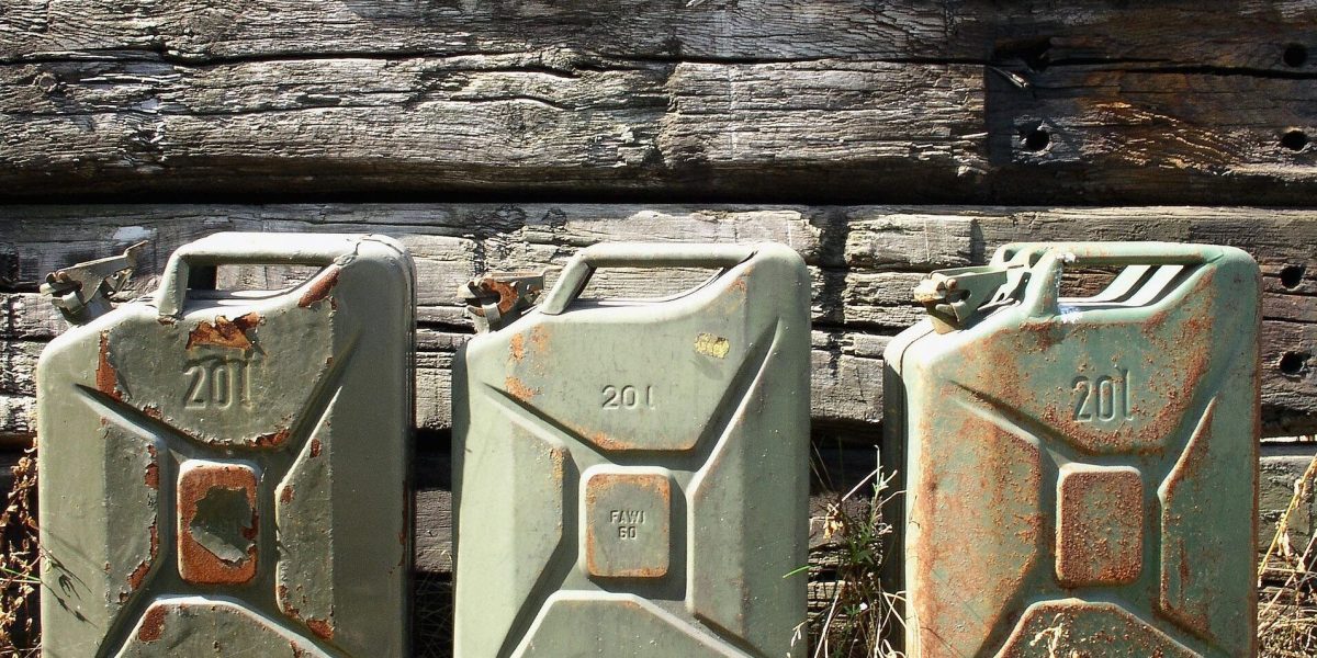 wilhei-petrol-cans-708568_1920-e1775134712181.jpg - NewsFactor