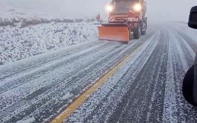 ATENȚIE! Sector de drum, periculos: Nu treceți, chiar dacă vedeți breșa