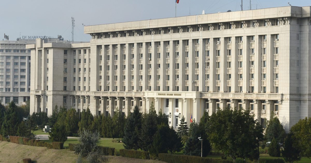 Proiectil periculos găsit într-o curte: Autoritățile au izolat zona