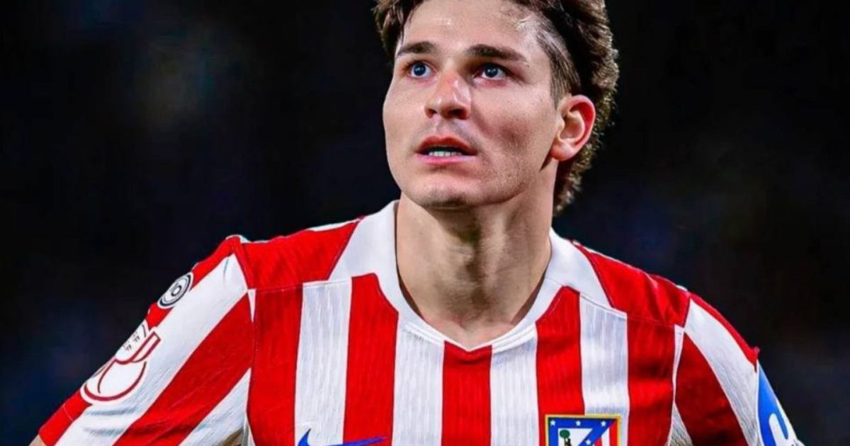 Barca, cu ochii pe Julian Alvarez: Negocieri și o ofertă pentru Atletico