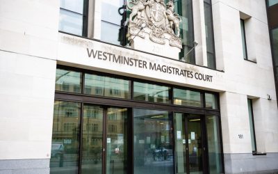 Grec acuzat de atentat la un jurnalist iranian în UK: Doi români, judecați la Londra