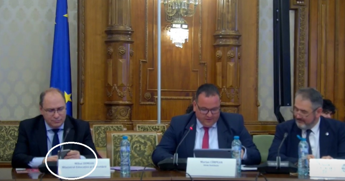 Elevă, discurs CUTREMURĂTOR despre școală. Ministrul Educației, pe telefon