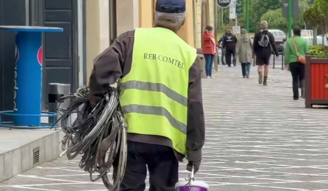 Brașov: Cablurile inestetice dispar de pe fațadele clădirilor