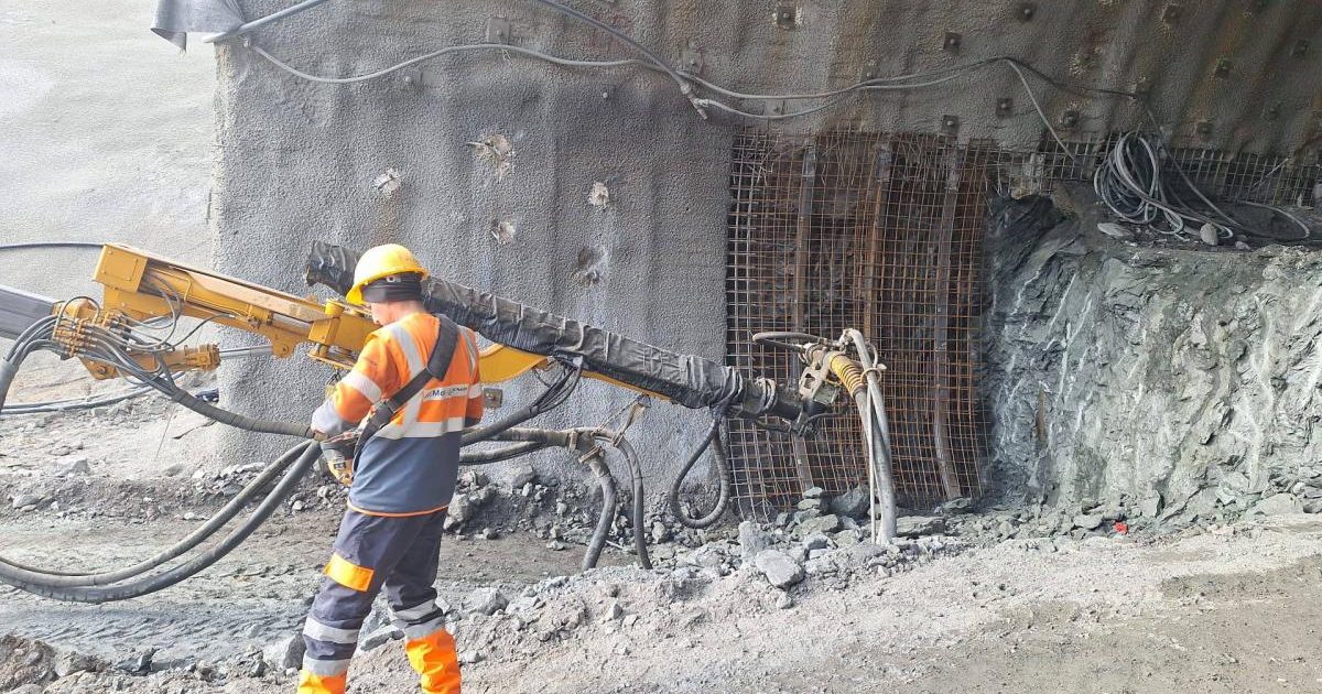 Autostrada Sibiu-Pitești: Tunelul Robești, străpuns și a doua galerie! CNAIR anunță