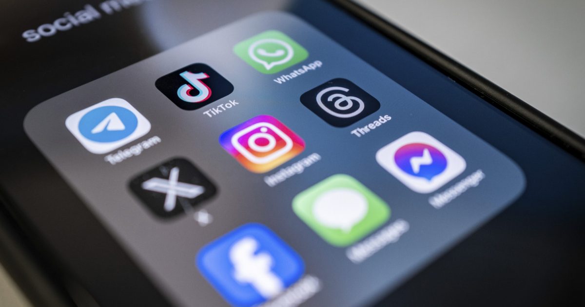Dezinformarea: Soluția nu e doar a statului. Românii, mari fani TikTok în Europa