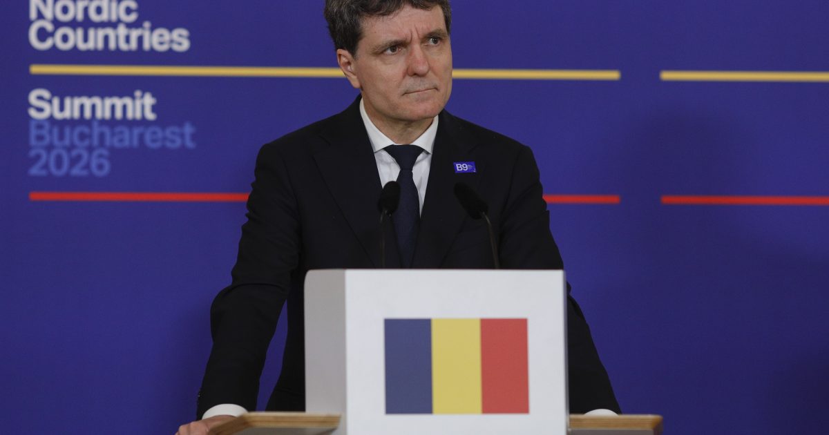 Nicușor Dan la Varșovia: Guvernul, în impas politic