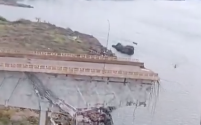 Ucraina: Pod feroviar strategic spre Crimeea distrus