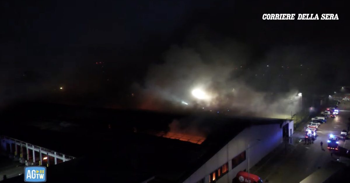 Incendiu la Bartolini Milano: Explozii urmate de fum dens pe caniculă