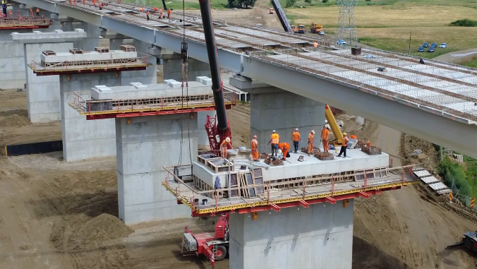 A7: 1.900 de muncitori la Adjud-Bacău. Umbrărescu, termenul de finalizare